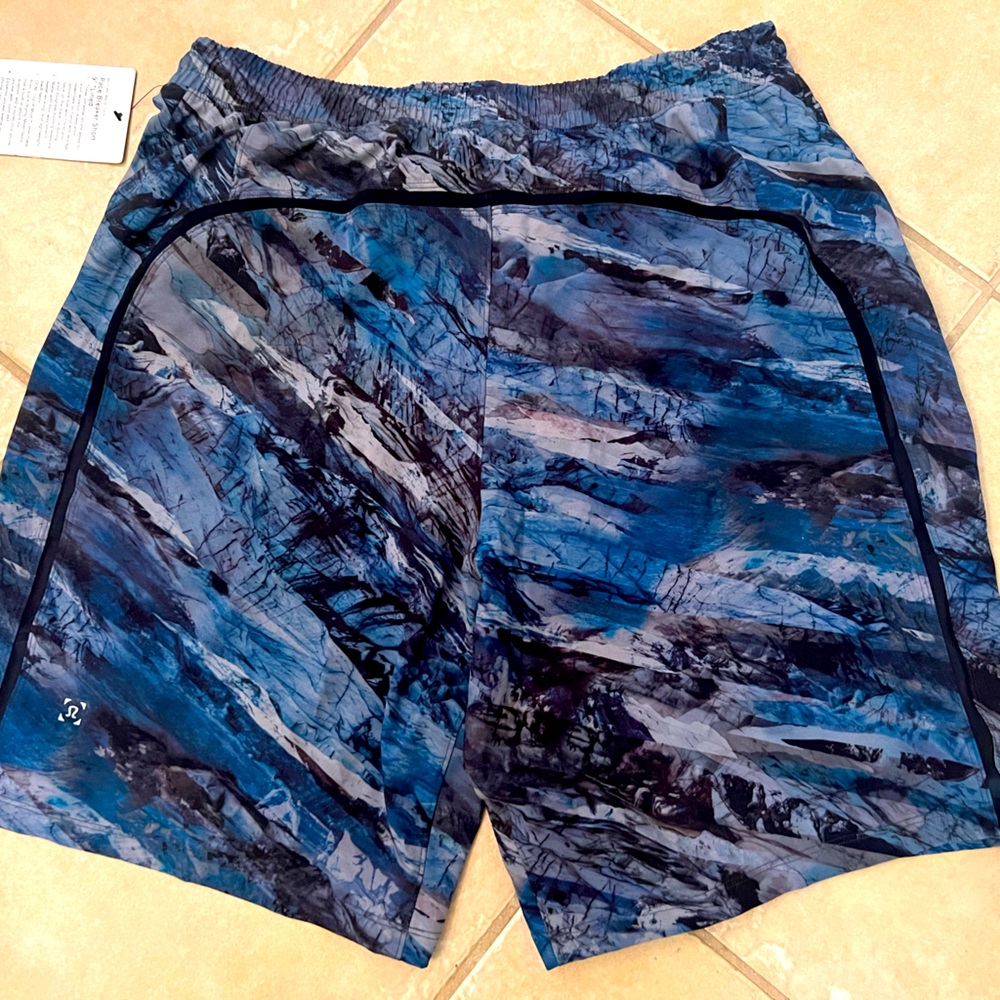 Lululemon Pace Breaker Shorts NWT 9” lined. Size large 9”